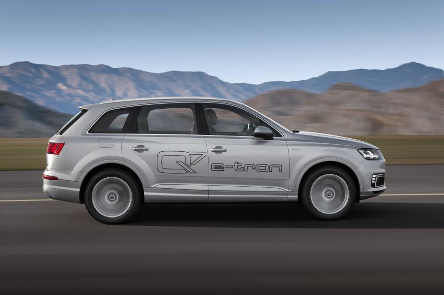  Audi Q7 e-tron TFSI Quattro (4M) 2015 года  (WW) (фото 12 из 22)